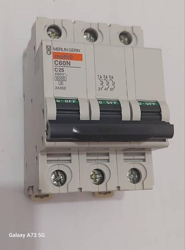 مینیاتوری سه پل 25 آمپر