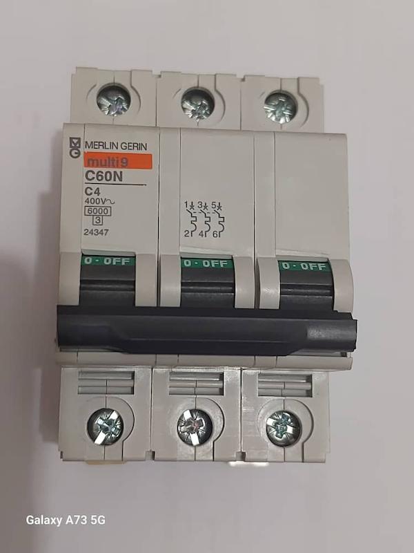 مینیاتوری سه پل 4 آمپر