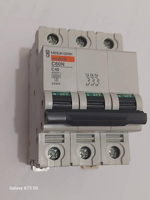 مینیاتوری سه پل 40 آمپر