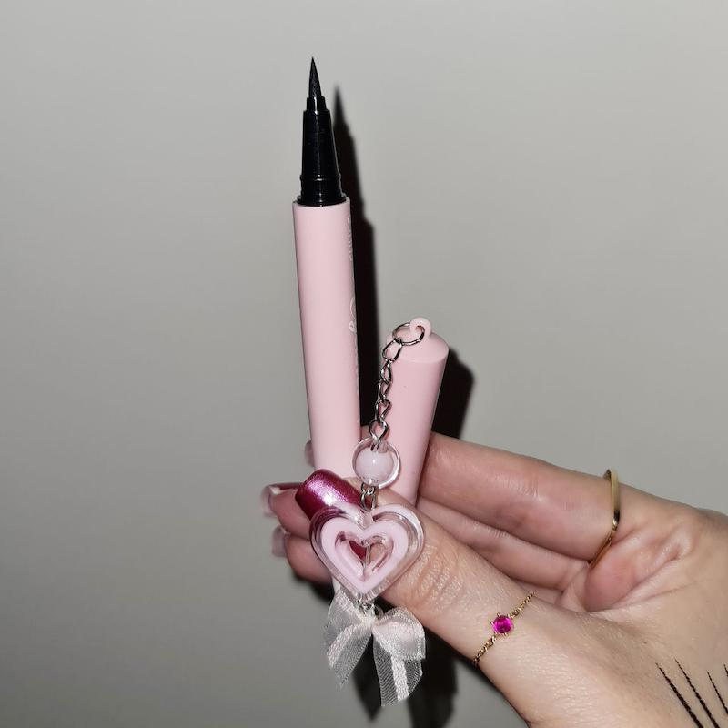 خط چشم باربی 