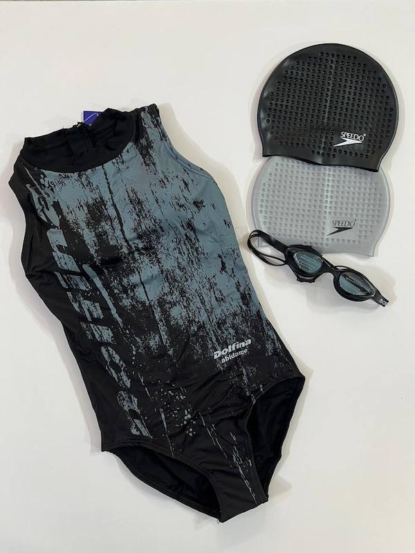 مایو زنانه واترپلو برند دلفینا DOLFINA طرح چوب یقه بسته زیپ دار مشکی طوسی