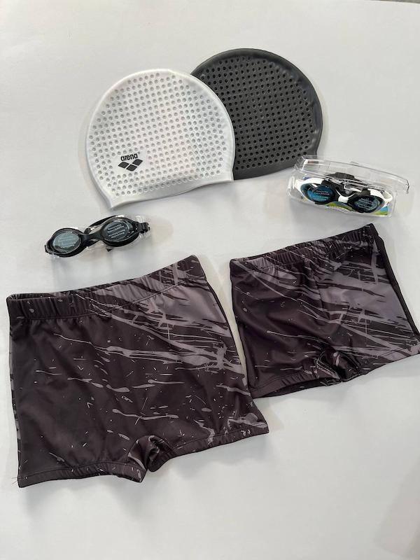 مایو پسرانه بچه گانه پادار ضدکلر اسپیدو مشکی طوسی