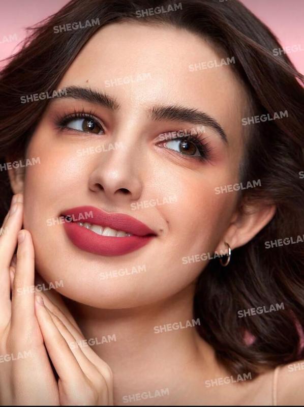 رژلب در مشكى شيگلم رنگ Rendevous 