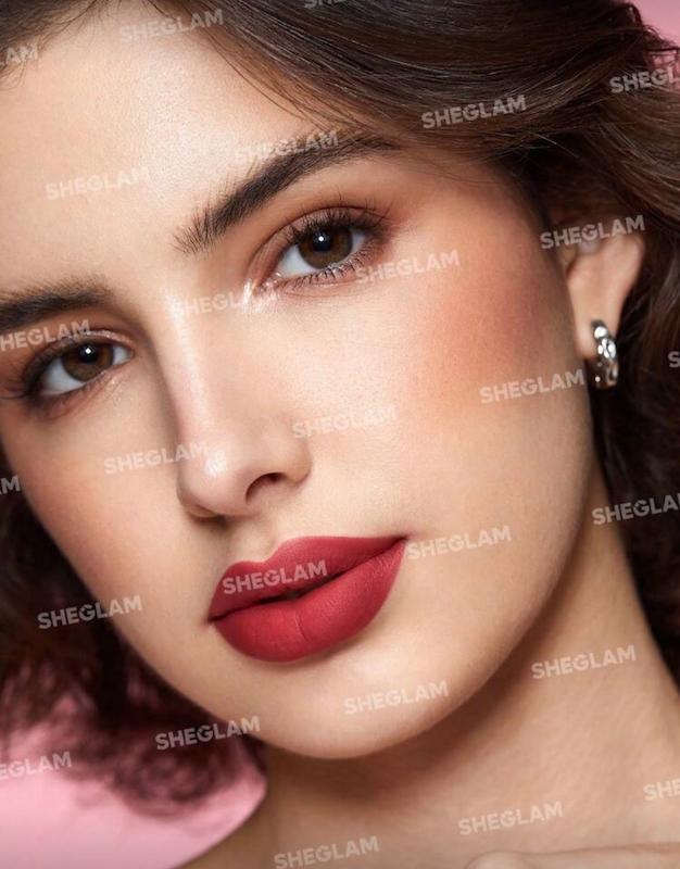 رژلب در مشكى شيگلم رنگ Retro Rose