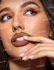 رژلب و خط لب دوطرفه شيگلم رنگ Deep caramel 