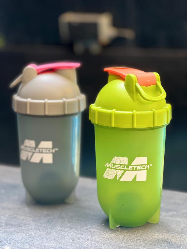 شیکر ورزشی ماسل تک (Muscletech) طرح کپسولی