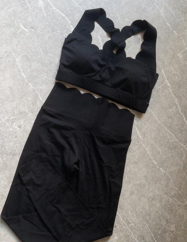 ست ورزشی زنانه Lululemon مدل Align – با لبه‌های کنگره‌ای (Scalloped) در ۴ رنگ کاربردی