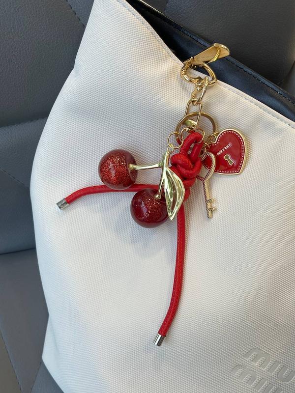چارم بگ cherry