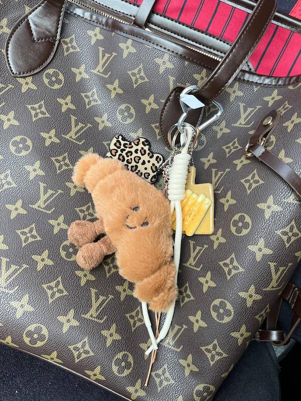 چارم كروسان و نون باگت