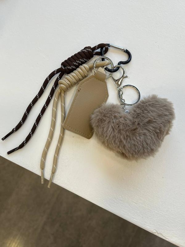 چارم بگ قلب پشمالو