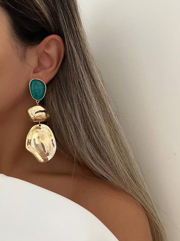 گوشواره آويز دار طلايى سبز