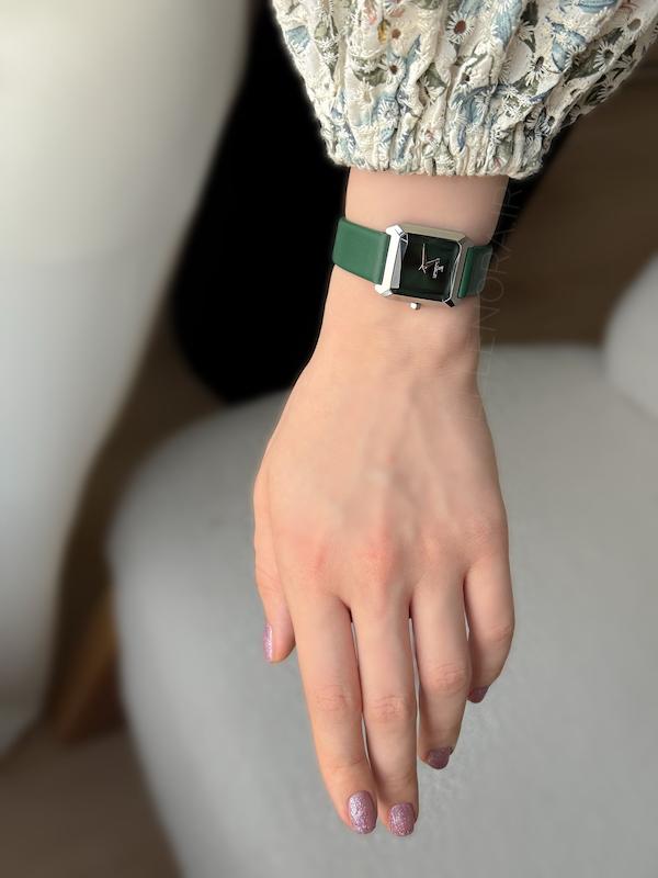 ساعت زنانه چرمی ویمبرلی wb-cl327l