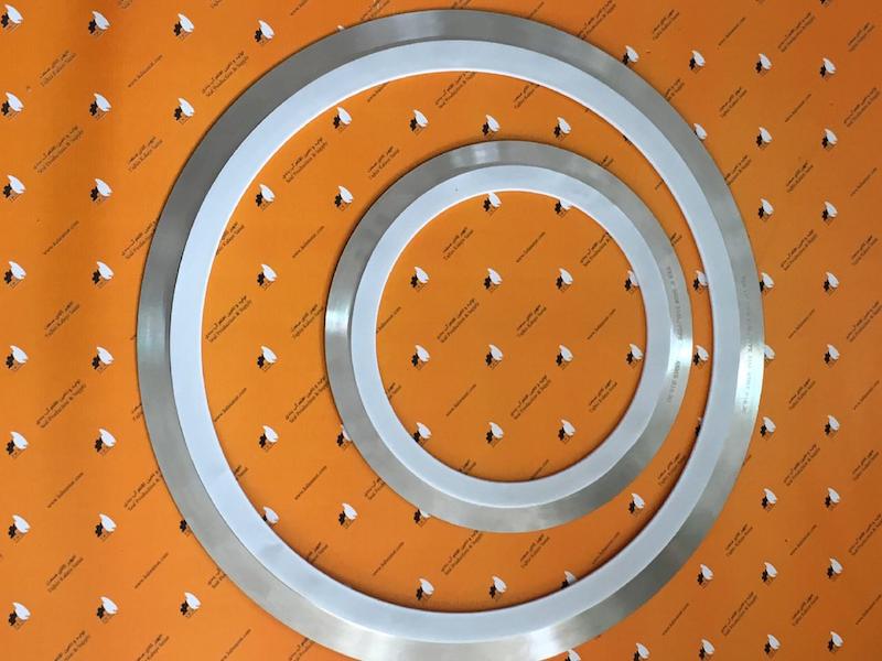 گسکت کامپروفایل برند takseal نوع Kammprofile Gasket متریال SS/PTFE Envelope 