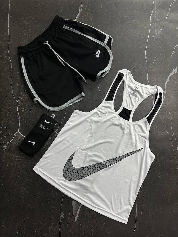 پکیج کد E1780 شامل رکابی قهرمانی + شلوارک کوتاه + جوراب ساقدار+ با تم سفید مشکی