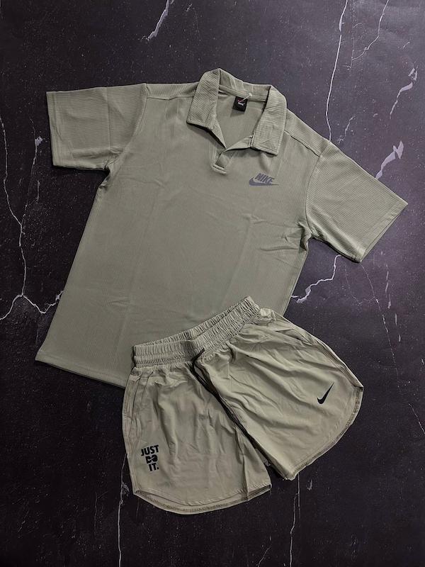 پکیج کد S2798 شامل تیشرت یقه دار + شلوارک با تم کرمی