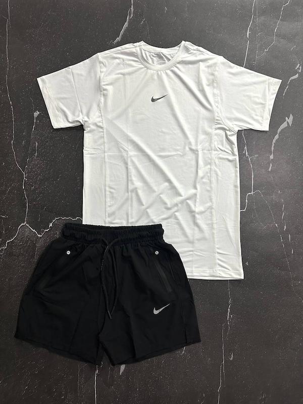 پکیج کد S2825 شامل تیشرت + شلوارک با تم سفید مشکی