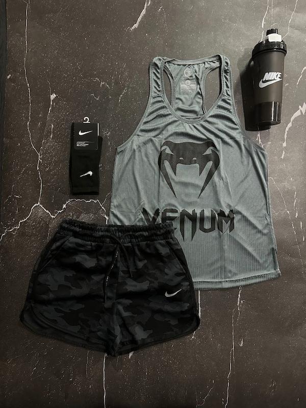 پکیج کد E1850 شامل رکابی قهرمانی + شلوارک چریکی + جوراب ساقدار + شیکر دو تیکه با تم نوک مدادی 🔥