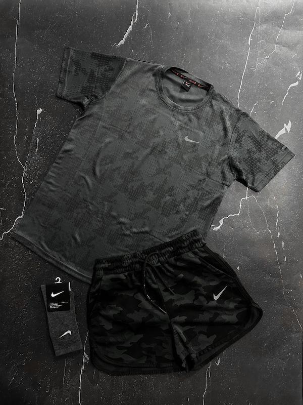 پکیج کد E1854 شامل تیشرت + شلوارک + جوراب با تم نوک مدادی 👌🏻