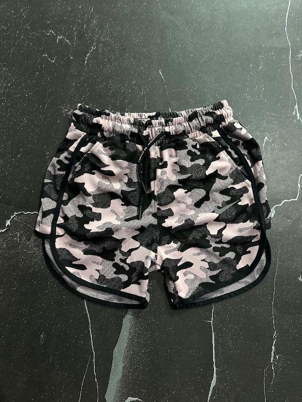 شلوارک نایکی با رنگ مشکی کالباسی حراجی - L