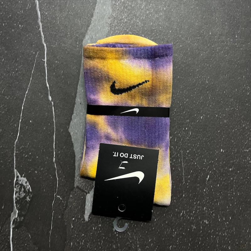 جوراب ساقدار نایکی آبرنگی زرد بنفش