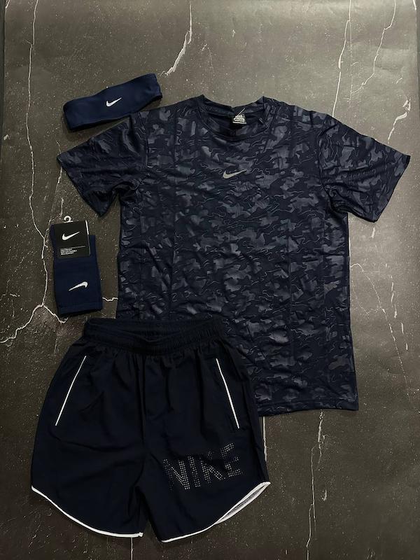 پکیج کد S3124 شامل تیشرت + شلوارک + هدبند + جوراب ساقدار با تم سرمه ای