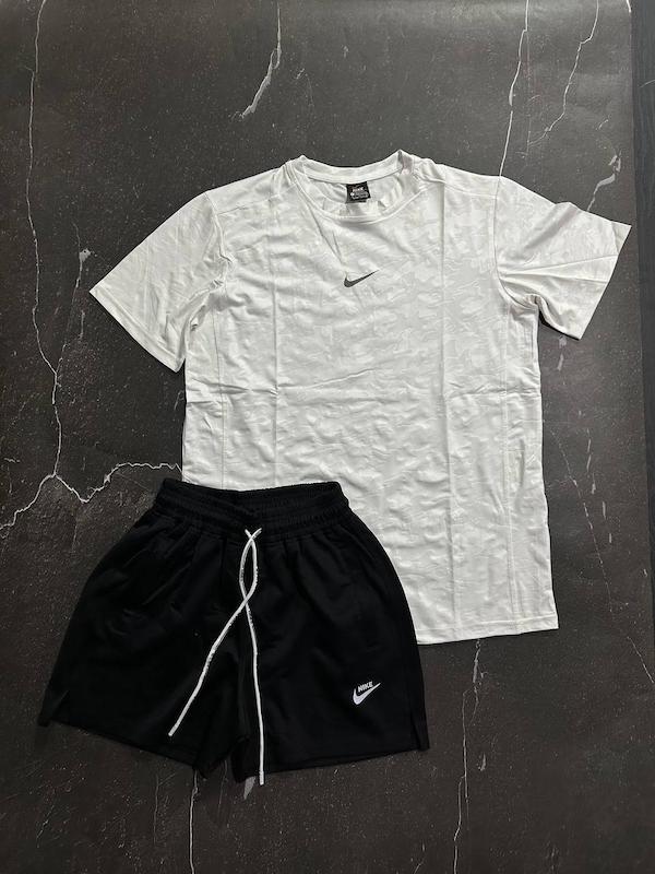 پکیج کد S3198 شامل تیشرت + شلوارک با تم سفید مشکی