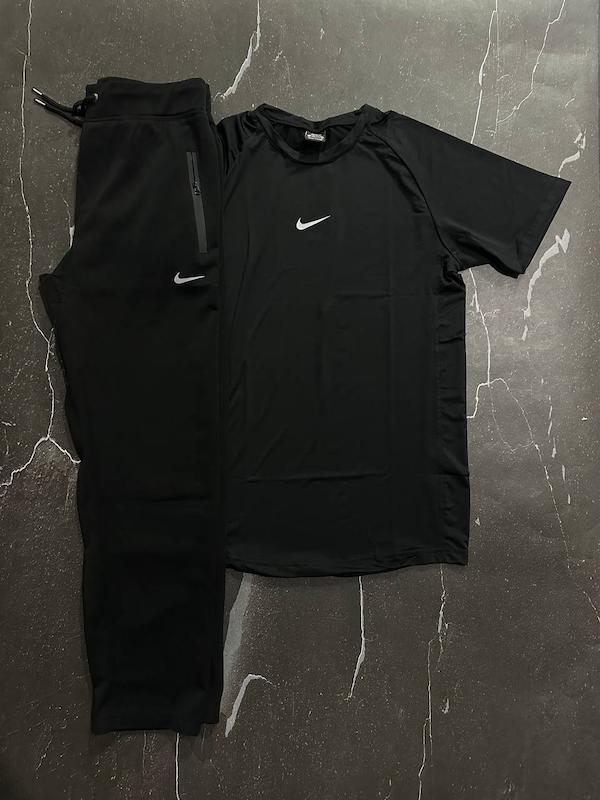 پکیج کد S3200 شامل تیشرت + شلوار راسته با تم مشکی