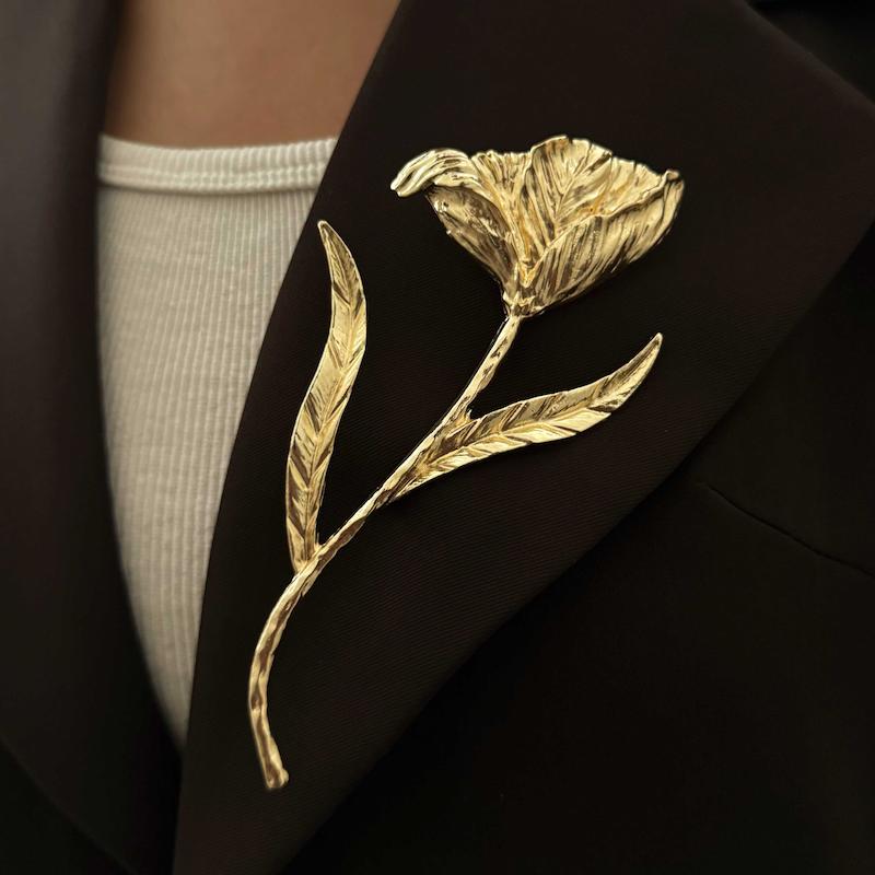 گل سینه رز طلایی فشن