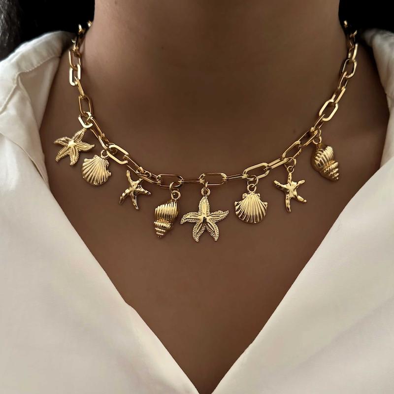 گردنبند چارم دار طلایی