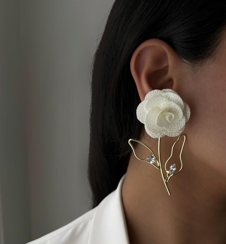 گوشواره گل پارچه ای سفید