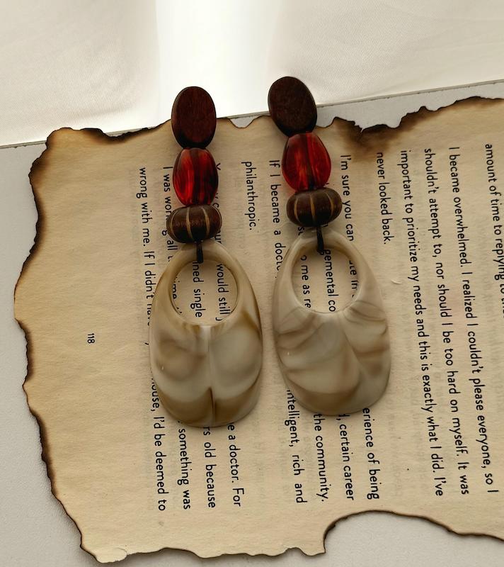 گوشواره چوب مهره ای رزین