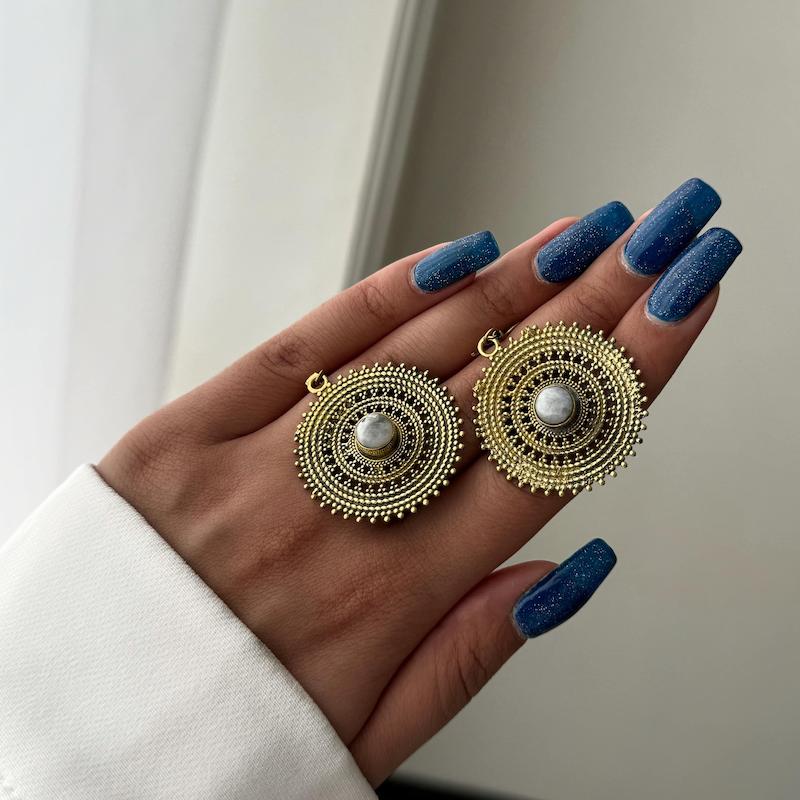 گوشواره برنجی سنگ ماه