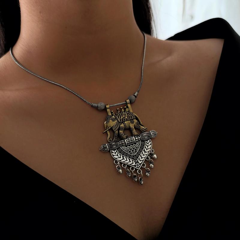 گردنبند کستینگ فیل