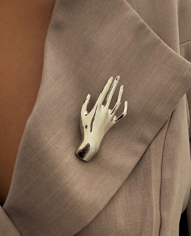 گل سینه silver hand