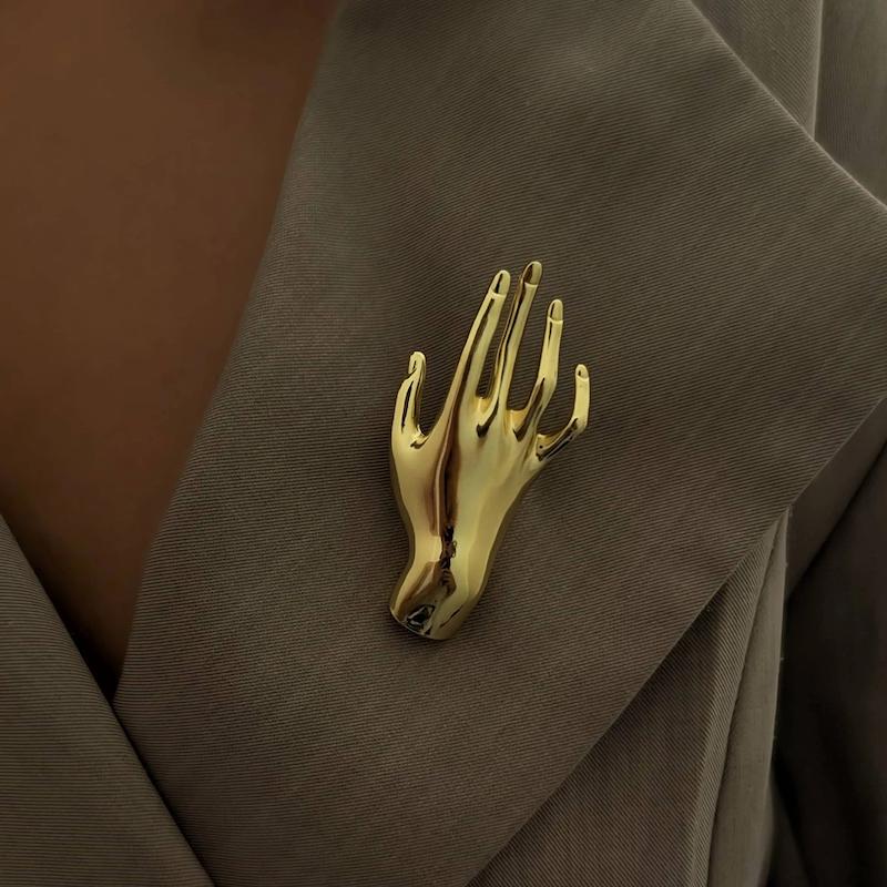 گل سینه gold hand