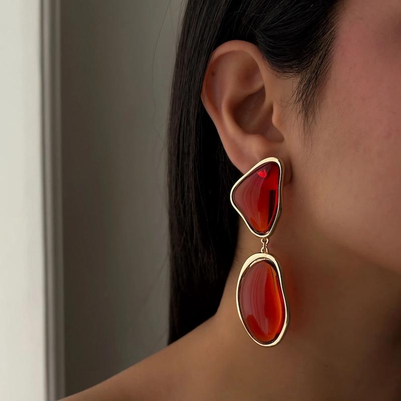 گوشواره شیشه ای قرمز