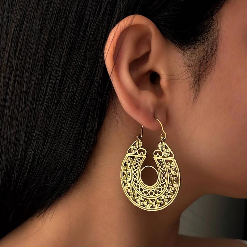 گوشواره برنجی طرح دار اشکی