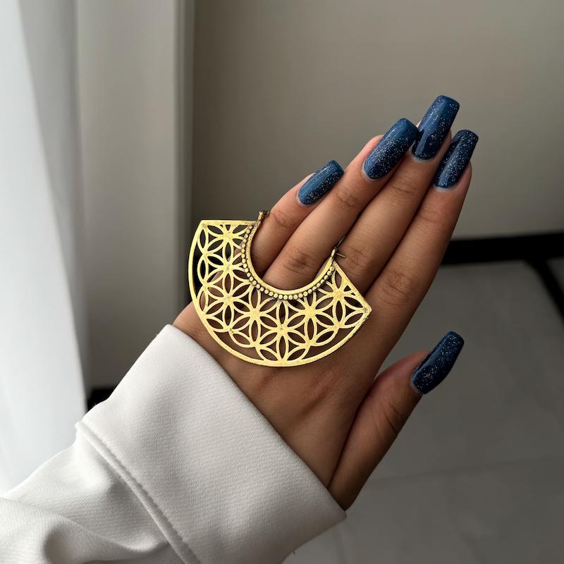 گوشواره برنجی پر نقش