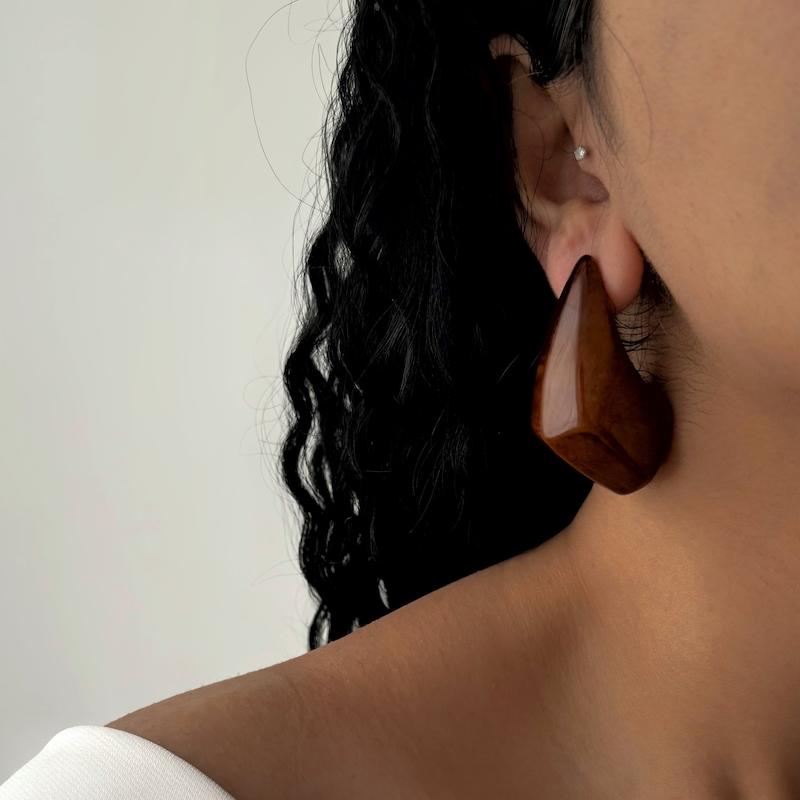 گوشواره قهوه ای اشکی