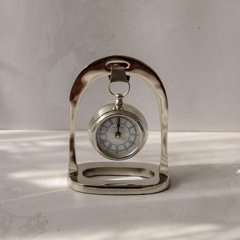 ساعت رومیزی