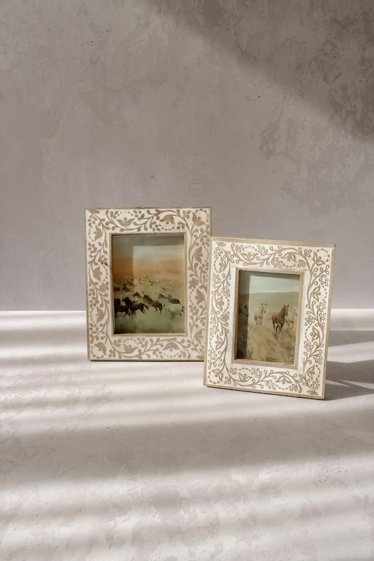 قاب عکس چوبی منبت کاری اریس