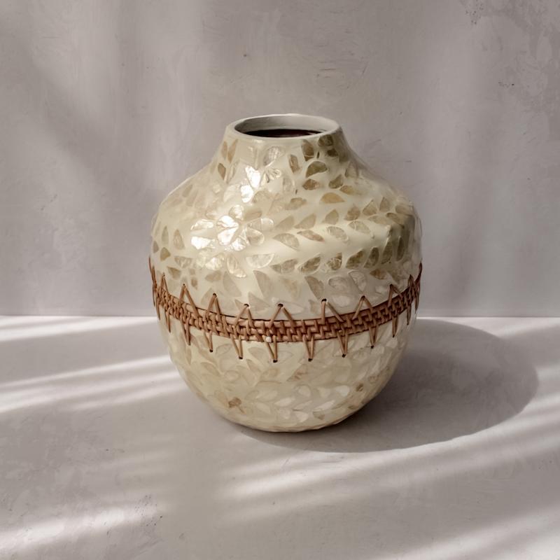 گلدان صدف و حصیر