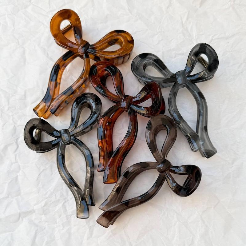 کلیپس پلنگی آکرولیک