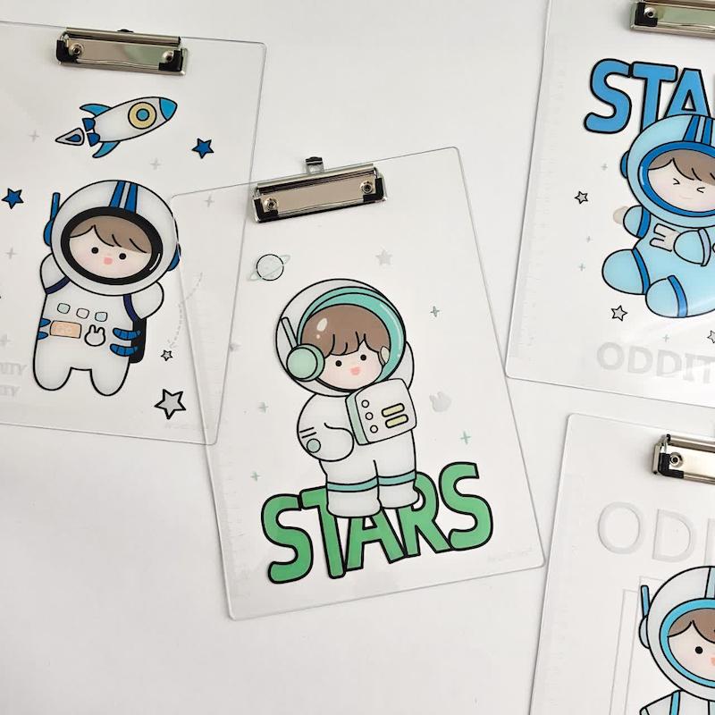 تخته شاسی دختر فضانورد