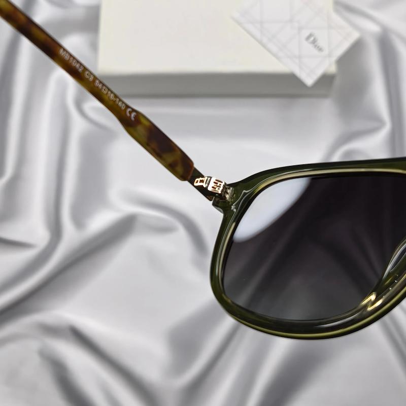  عینک آفتابی اسپورت دیور DIOR 1042 سبز (بدون پک )