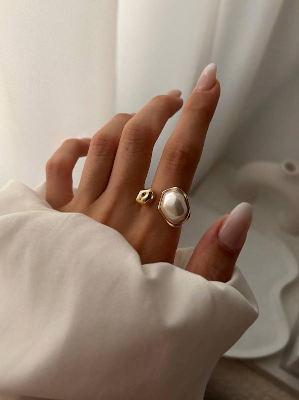 انگشتر صدف نقطه