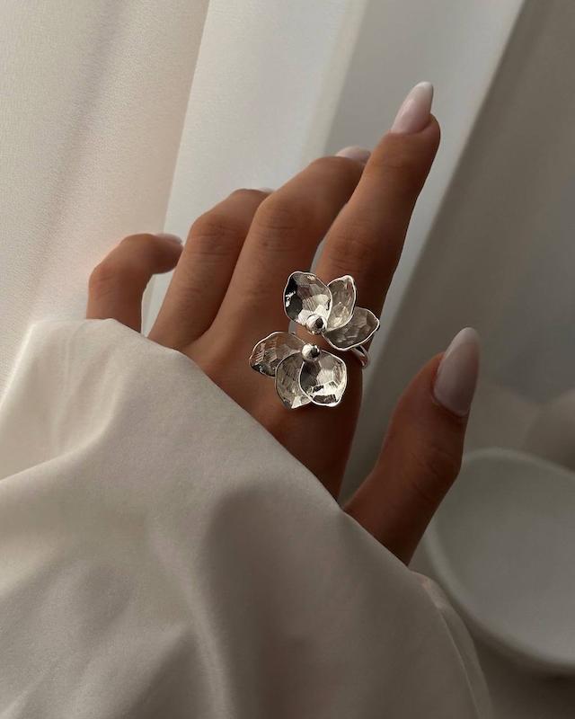 انگشتر گل فلوریا