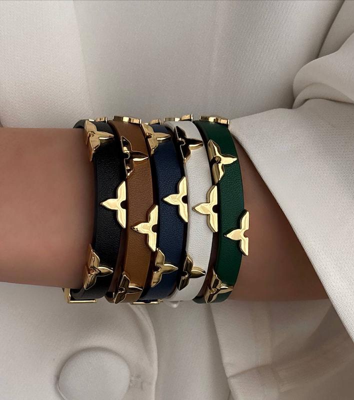 دستبند چرم L.V