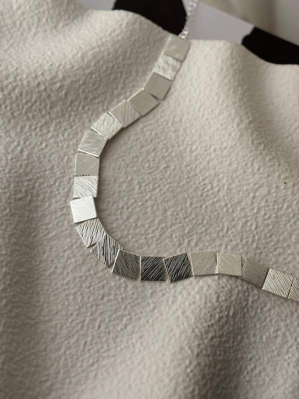 گردنبند لونا کیوب 