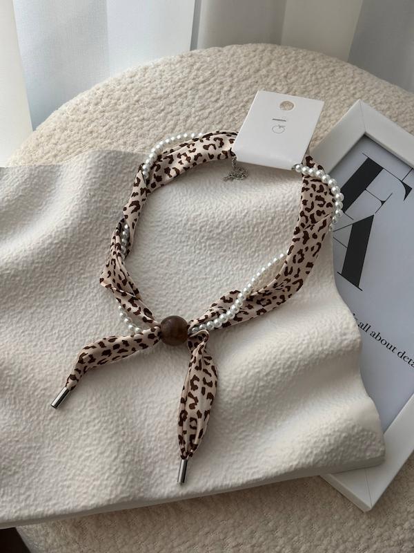 اسکارف گردن پلنگی مرواریدی